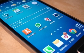 Galaxy S4 Vs iPhone 5S Phone