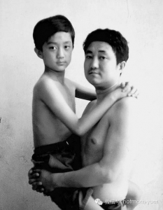 Father and Son Take Same Picture in 1995