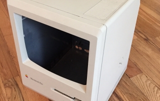 Man Turned a Classic Mac into something totally unbelievable