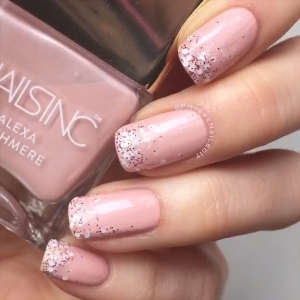 Rosy Snowflakes | Textured Nails For this Spring