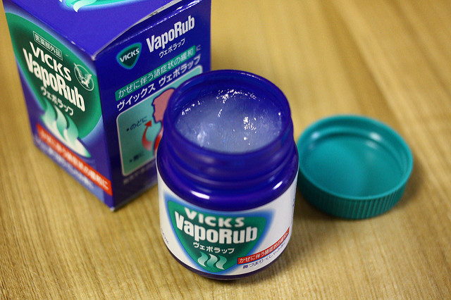 Vicks Vaporub Hacks and Uses