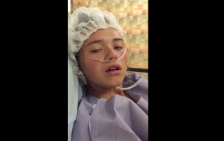 Girl Had The Funniest Moment With Her Mom After Her Knee Surgery