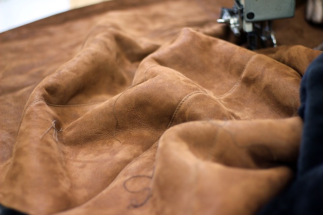 How to Sew Leather on a Sewing Machine